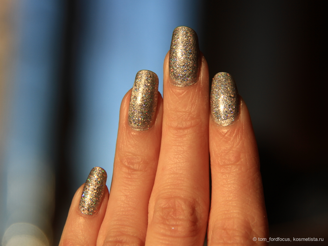 Макро, солнечный свет. Здесь - на подложке из Masura Голубой топаз