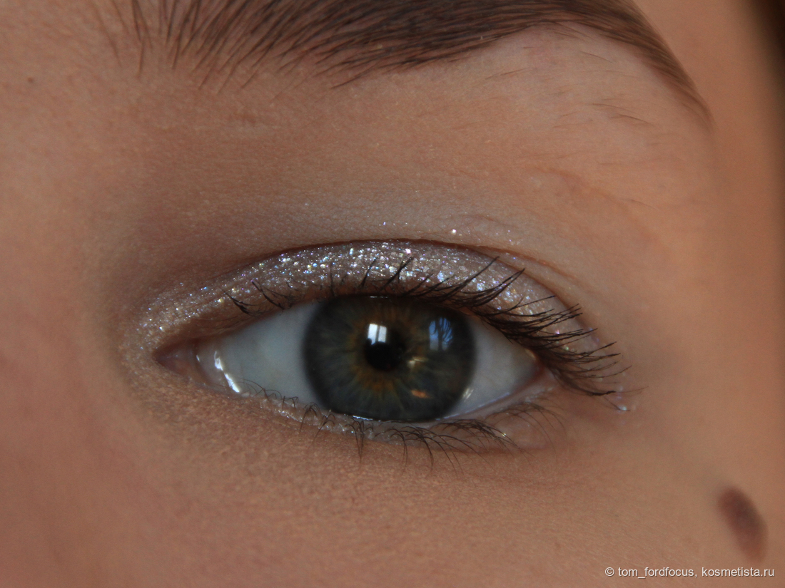 Макро, дневной свет. Superionic на подвижном веке