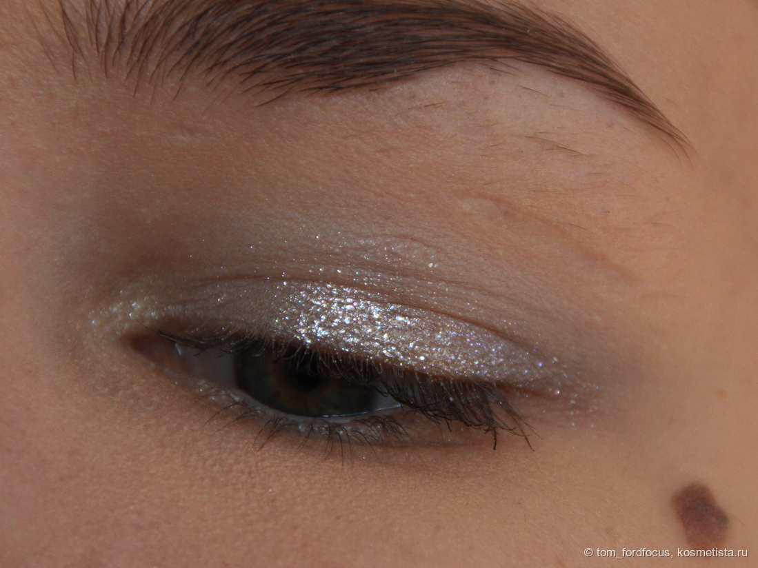 Макро, дневной свет. Superionic на подвижном веке