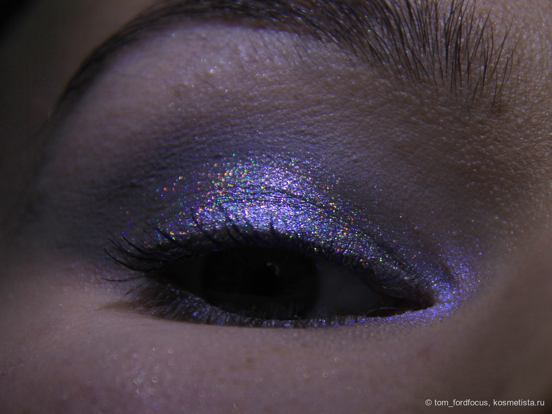 Макро, искусственный свет. Попыталась поймать радужное гало