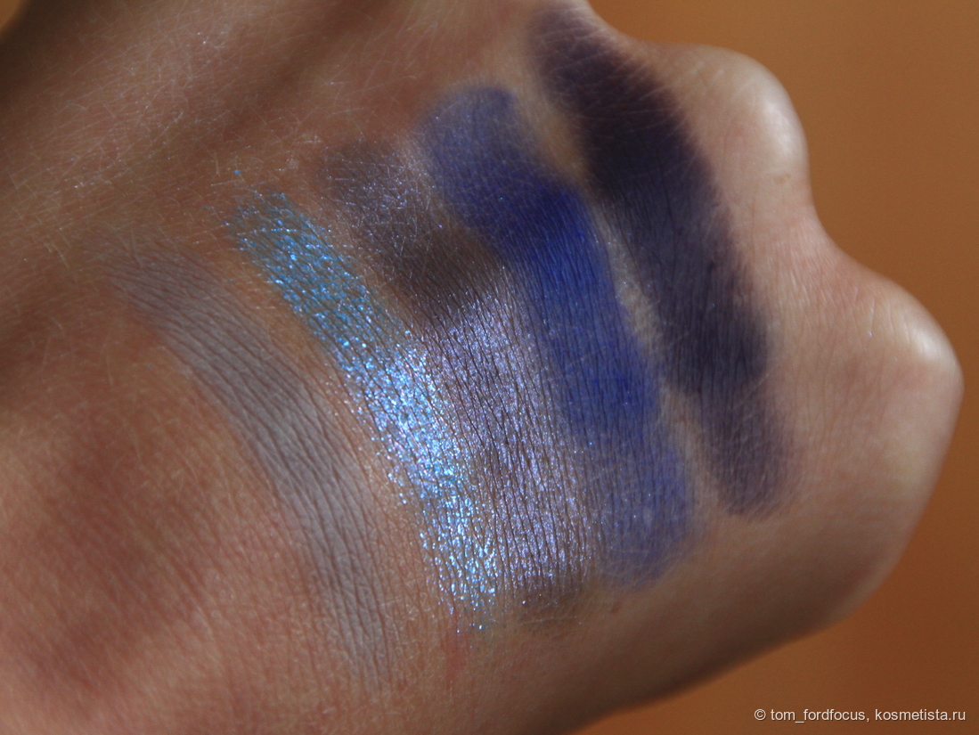 Макро, дневной свет. Ультрамарин - обнять и плакать