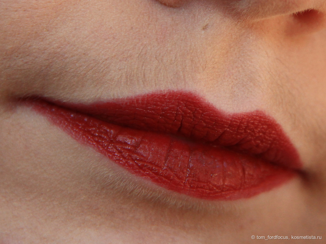 Макро, дневной свет. Контур выведен стиком