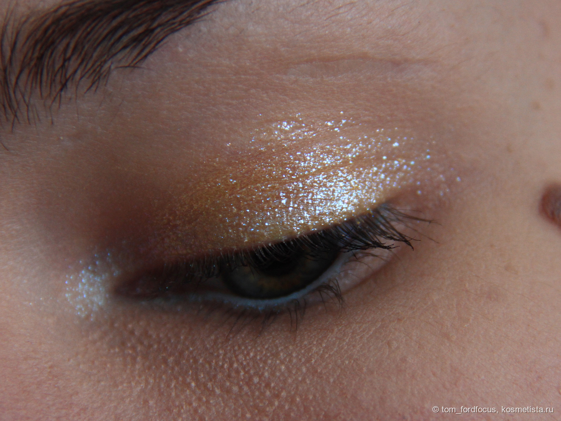 Макро, дневной свет. Influence на подвижном веке