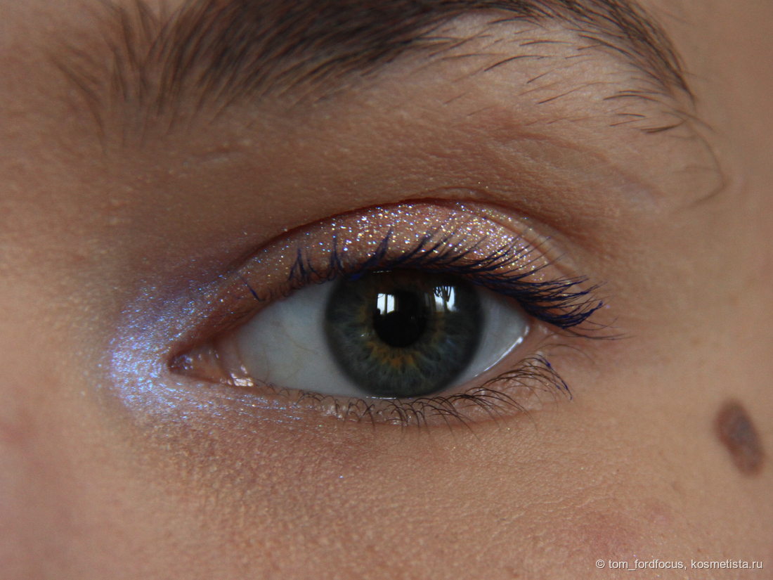 Макро, дневной свет. Здесь - Сияна Двойной эффект