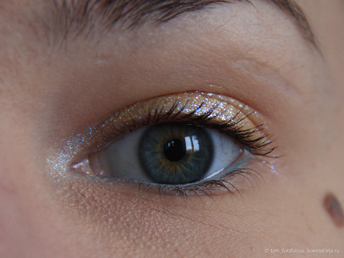 Макро, дневной свет. Influence на подвижном веке