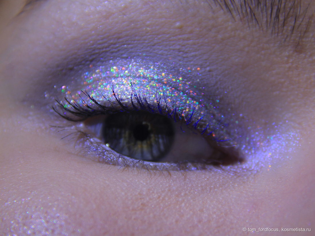 Макро, искусственный свет. Сияна Двойной эффект ближе к внутреннему уголку