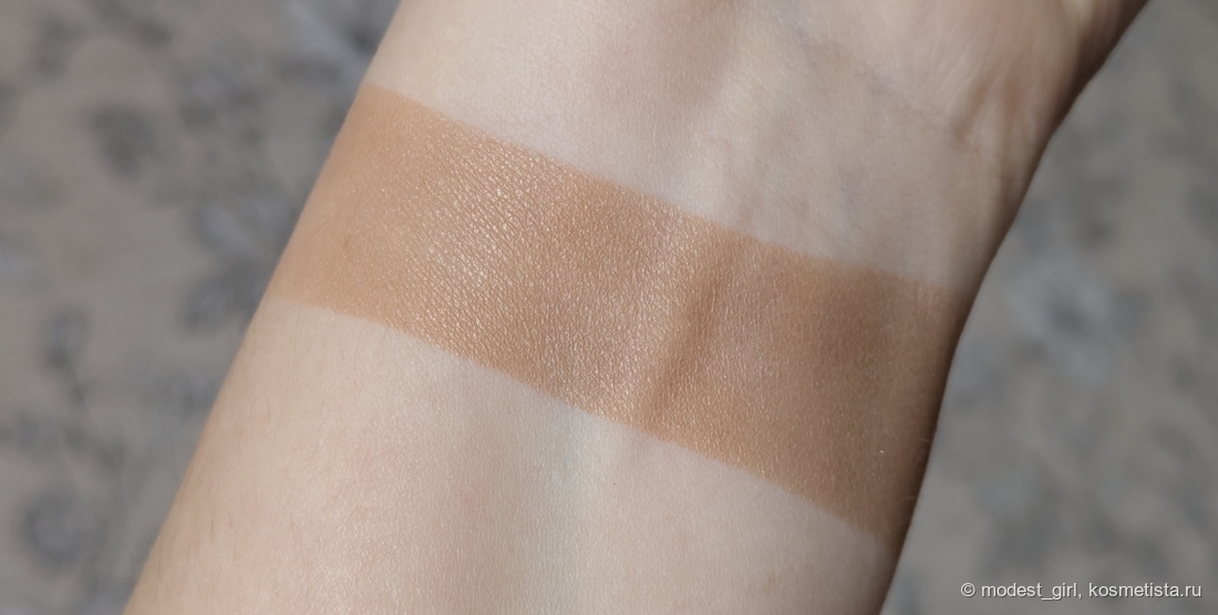 Бронзирующая пудра от Nars Bronzing Powder в оттенке Laguna 02 (свотч - при дневном свете в помещении)