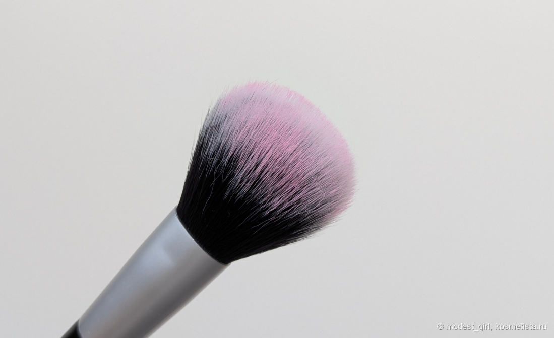 Румяна от Bobbi Brown Blush в оттенке Pale Pink (на пушистой кисти №04 от Pastel)