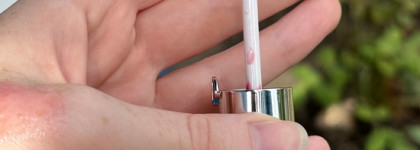 Один из самых комфортных блесков для губ Armani Prisma Glass в оттенке 02 Candy Halo