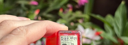 Масло для губ Guerlain KissKiss Bee Glow в оттенке 775 Poppy Glow (Красный мак)