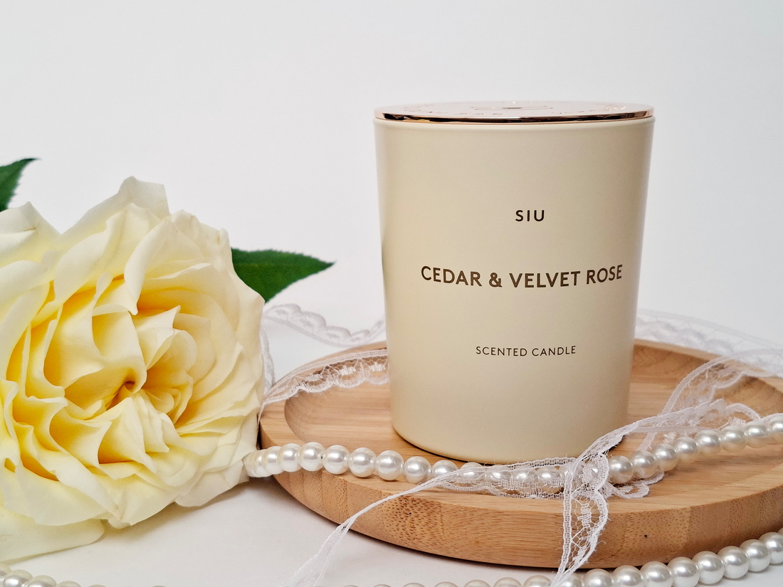 Siu Scented Candle Cedar & Velvet Rose