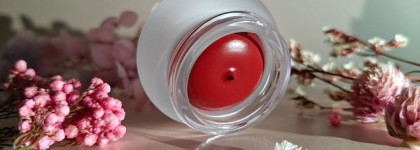 Вельветовый бальзам-пудинг для губ и щек Fwee Lip&Cheek Blurry Pudding Pot в оттенке RD04 Fav