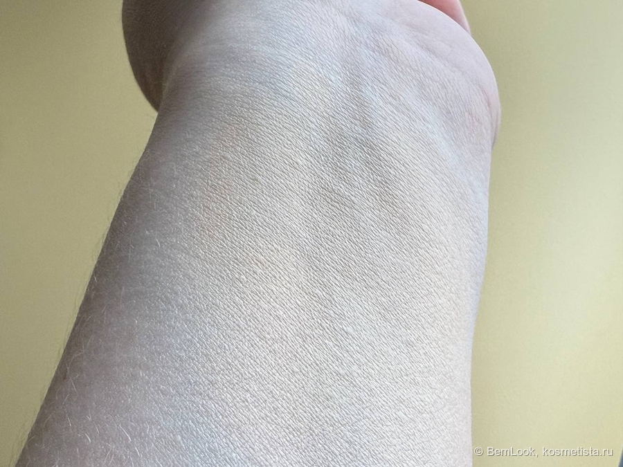 Свотч после растушовки d'Alba Glow Fit Serum Cover Cushion