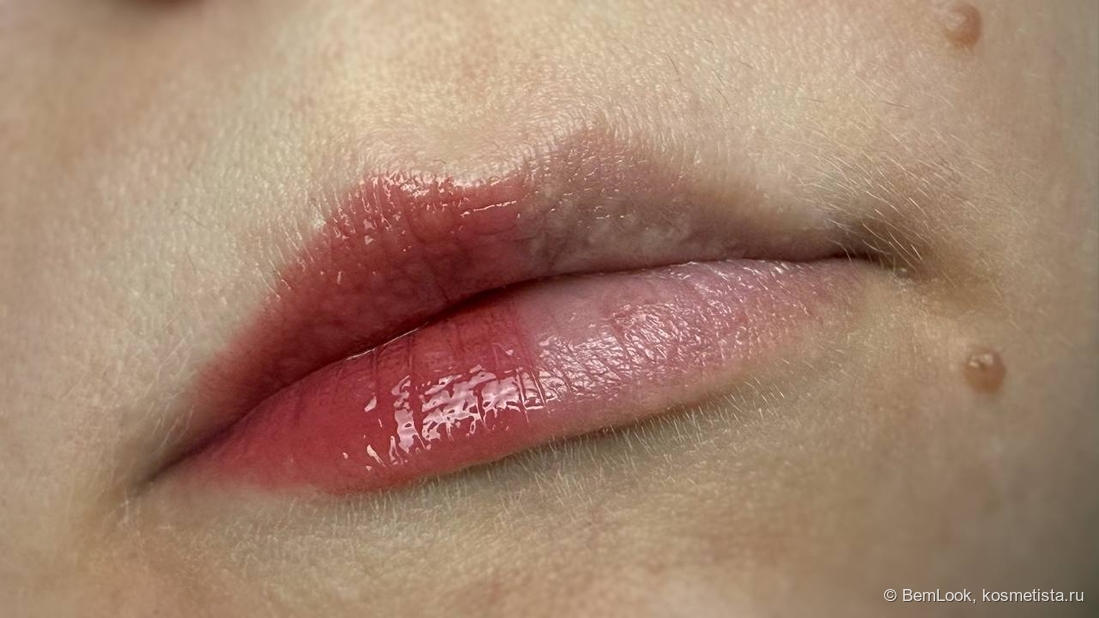 Свотч Rom&nd Juicy Lasting Tint в оттенке 07 Jujube на губах