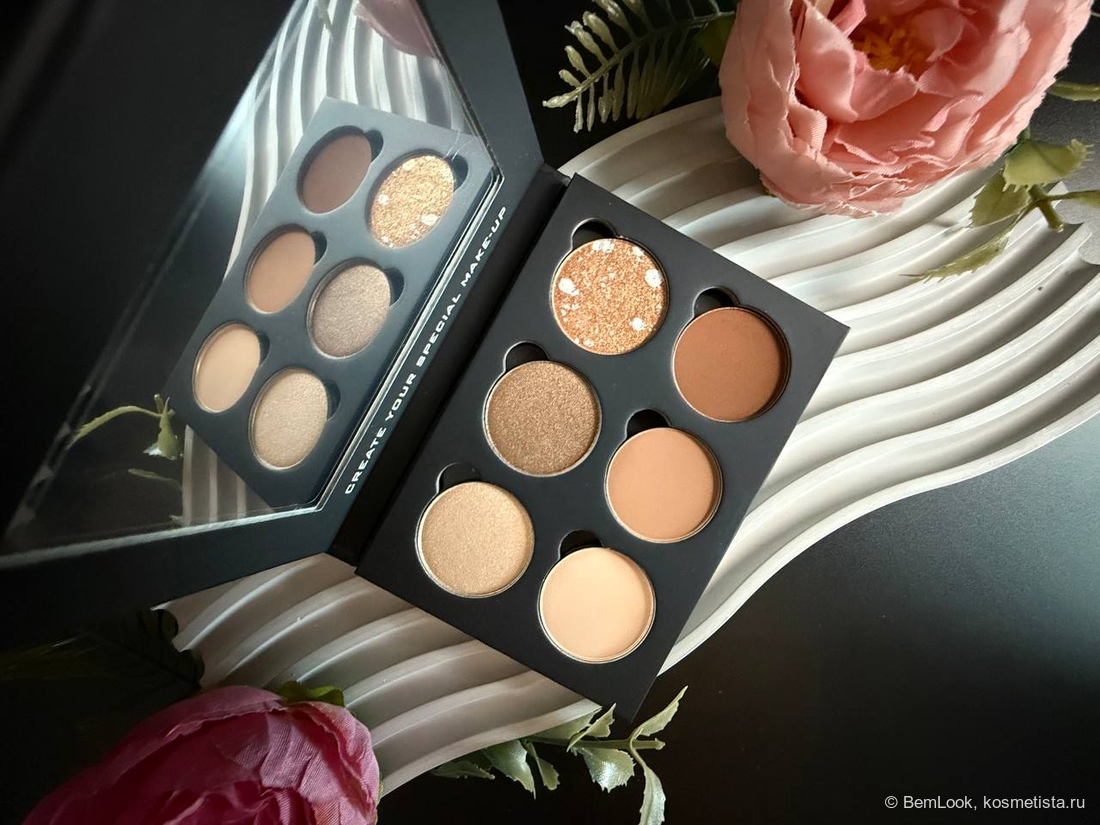 Зеркало внутри упаковки теней Bespecial Dream compact eyeshadows pallete в оттенке Rome