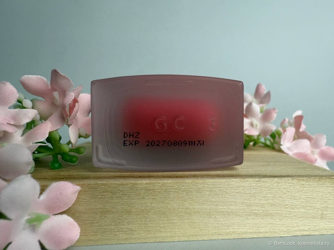 Упаковка жидких румян House of Hur Moist Ampoule Blusher в оттенке 02 Deep Plum