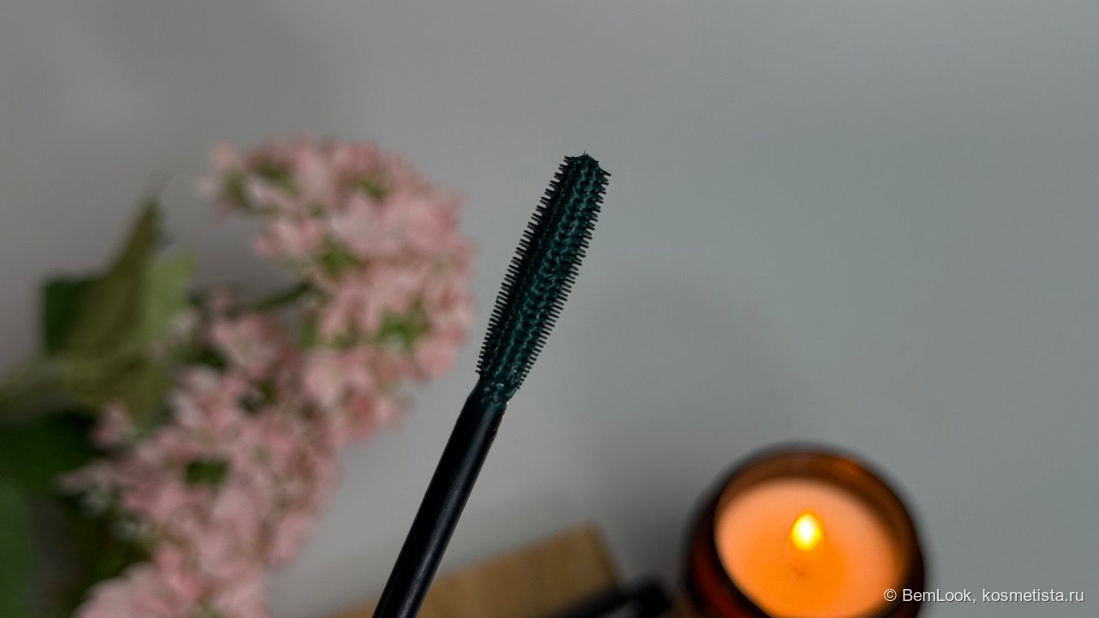 Щеточка Climtcosmetics thermo cocoon в оттенке Emerald green