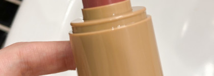 Кремовые румяна Rhode Pocket Blush в оттенке Sleepy Girl — свежесть и естественное сияние в одном тюбике