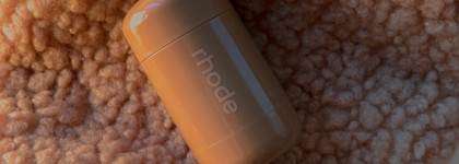 Кремовые румяна Rhode Pocket Blush в оттенке Sleepy Girl — свежесть и естественное сияние в одном тюбике