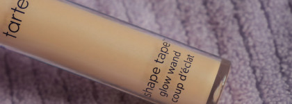 Сияющий консилер Tarte Shape Tape Glow Wand: перебор или находка для Clean Girl?