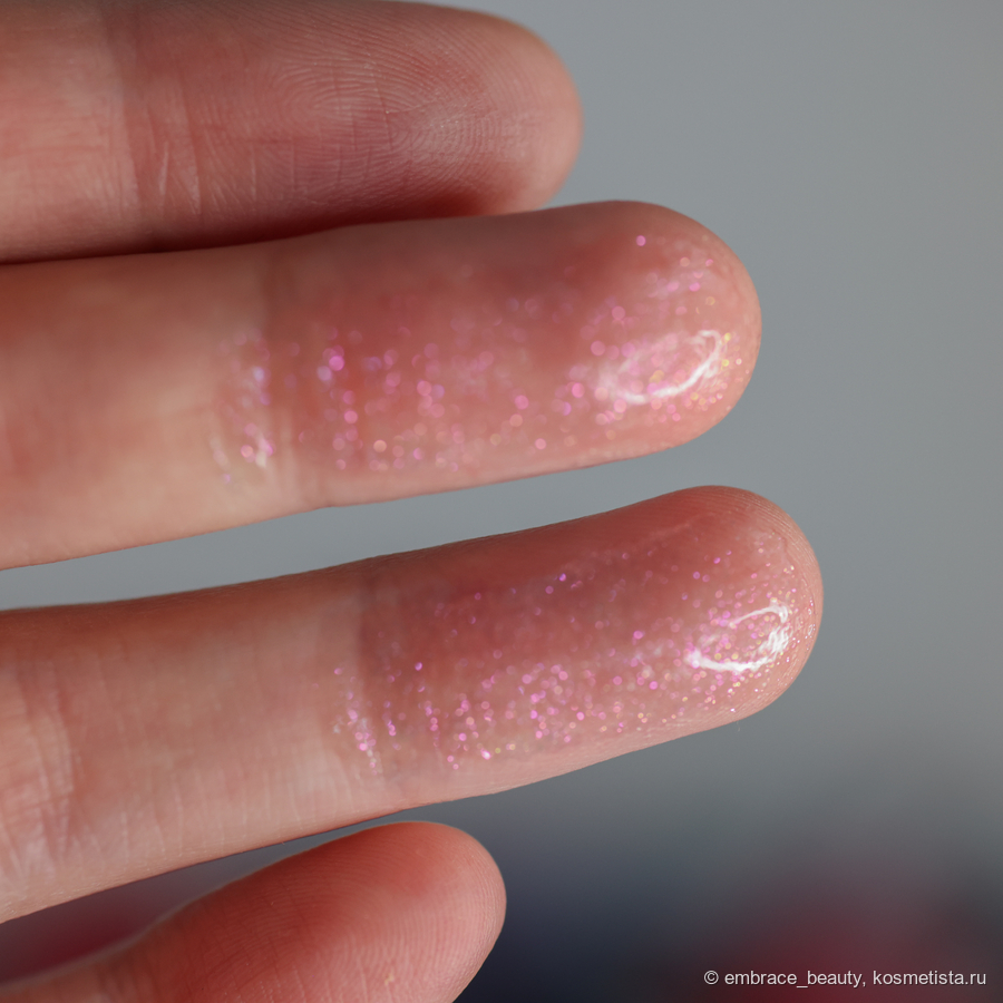 Отсутствие фокуса теоритически должно показать как блеск сияет в движении