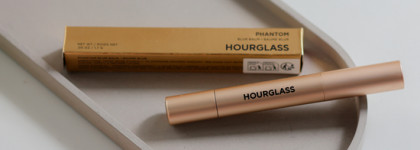 Hourglass Phantom Blur Balm в оттенке Enigma 40