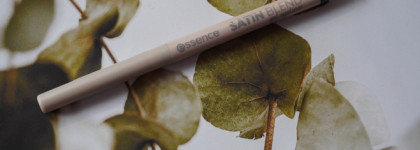 Matcha Week: идеальный оливковый оттенок в карандаше Essence Satin Blend 06 Deep Olive