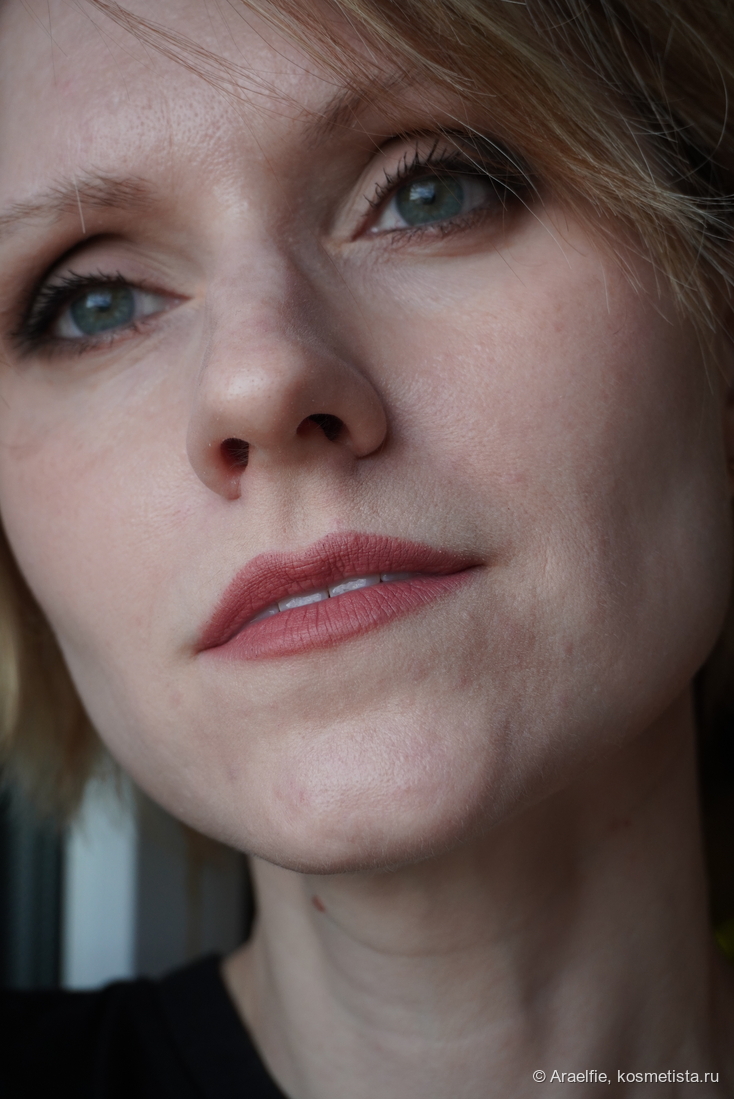 Metamorphosis MAC MACximal Matte lipstick Barefoot, естественное освещение