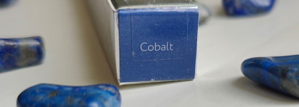 Лучшее из массмаркета, когда хочется поярче: стойкий карандаш для глаз OK Beauty Color Salute Slide & Stay в оттенке Cobalt