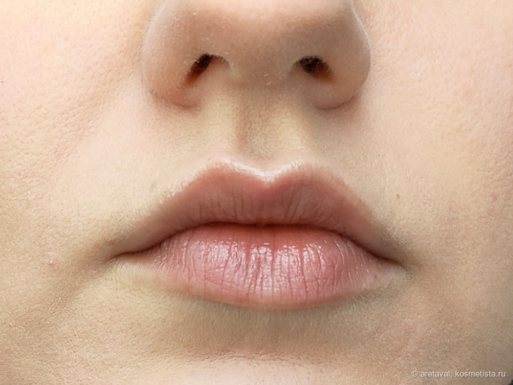 Промокнула салфеткой, естественный свет