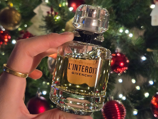 Чем пахнет волшебство? Для меня всегда в сердечке Givenchy L'Interdit