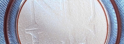 Холодный иней Dior DiorSkin Nude Luminizer Holographic Glow (006)