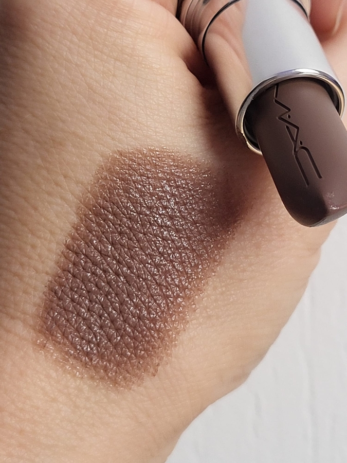 Свотч на руке при дневном освещении