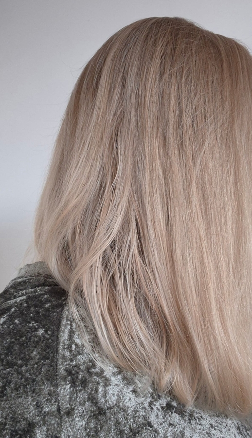 На этапе высыхания волос