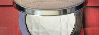 "Ты пудру видишь? Нет... А она есть!" - компактная пудра Dior Forever Nude Radiant Filter 00 Luminiscent