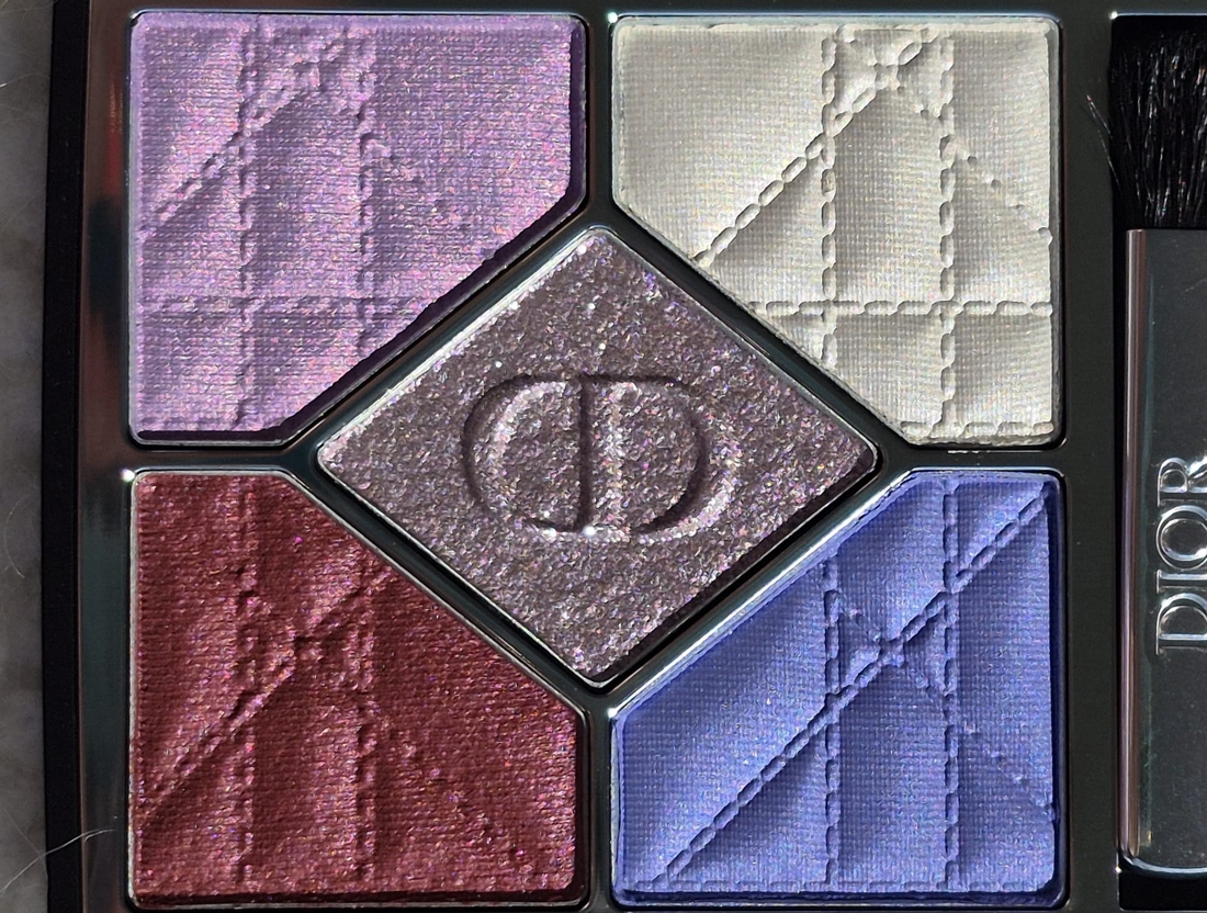 Палетка вблизи, стандарное расположение 5-ти оттеноков.