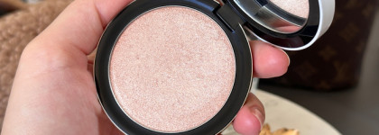 Hermès Plein Air Radiant Glow Powder 02 Mirage - лучший хайлайтер для жирной кожи