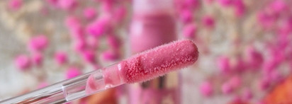 Клубничный милкшейк для губ: Luxvisage Icon Lips glossy volume 508 Lilac Pink