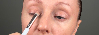 Дневной макияж с палеткой Essence The Rose Edition Eyeshadow Palette: всего 2 оттенка и лифтинг-румянец тенями