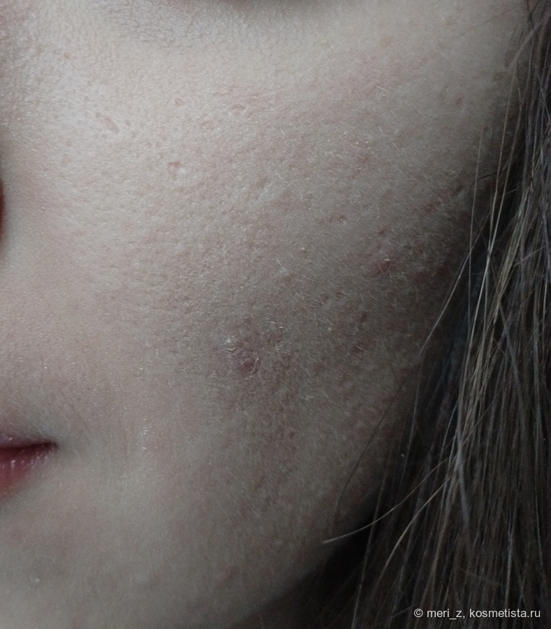 После нанесения пудры на тональную основу