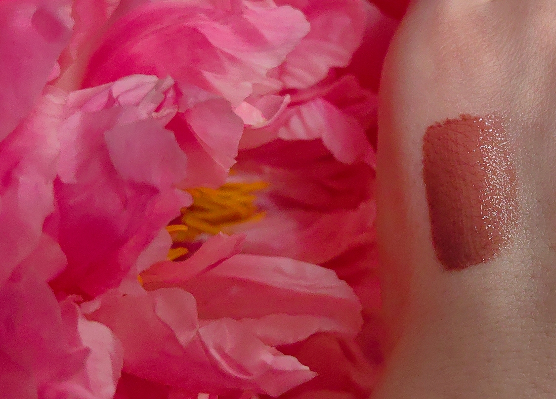 Свотч сделан при дневном свете в пасмурный день.