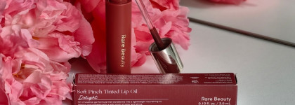 Rare Beauty Soft Pinch Tinted Lip Oil в оттенке delight