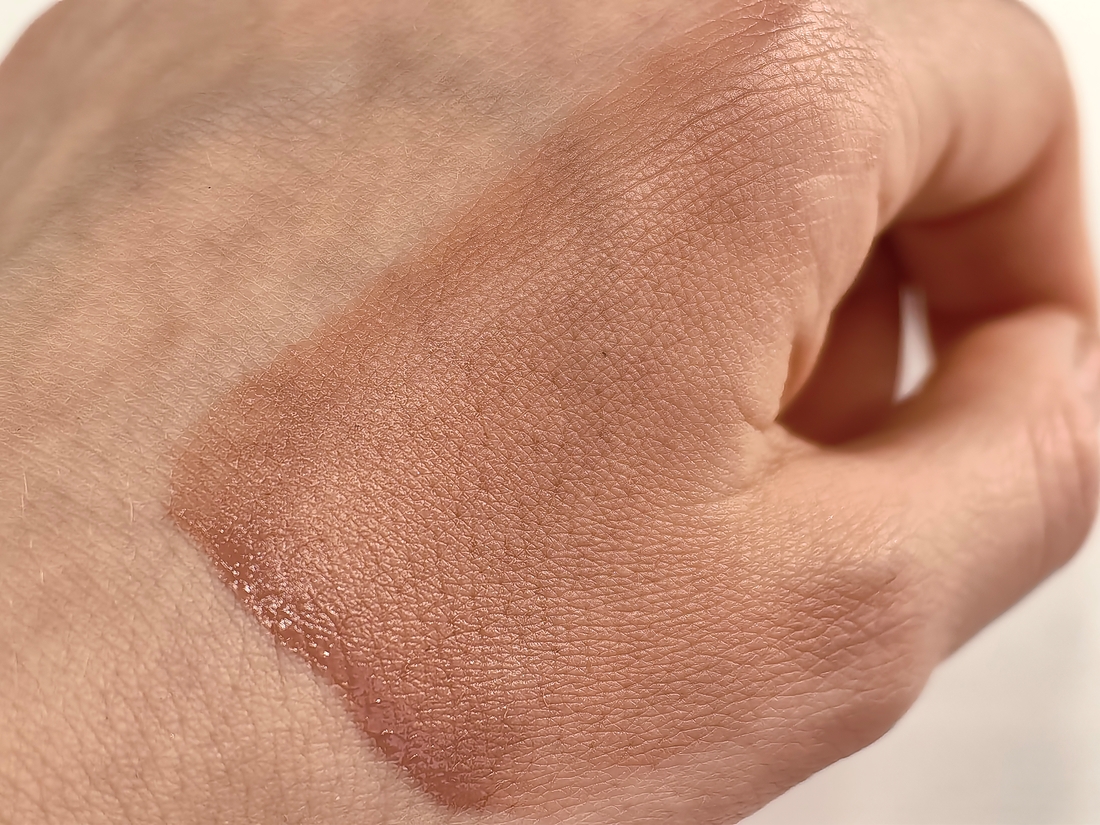 Фото сделано при теплом искусственном свете