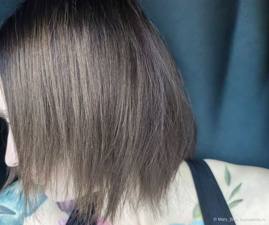 Использовала шампунь, маску, кондиционер и термощащиту олин. Мне кажется, волосы меньше торчат в разные стороны, а концы выглядят менее сухими.