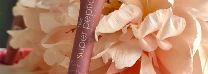 Essence the super peptide glossy lip treatment: аналог Rhode по цене чашки кофе?