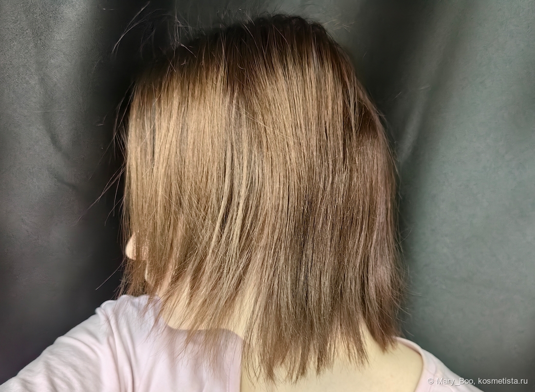 Тут волосы сохли сами, термозащиту , соответственно, не использовала. Только шампунь, маска, кондиционер. Мне кажется, волосы стали выглядеть более напитанными, а кончики менее сухими, чем на первом фото.