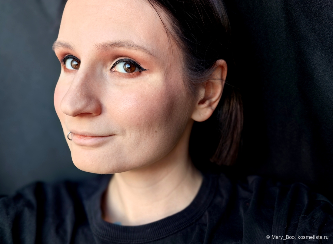 Дневной свет у окна, с румянами .