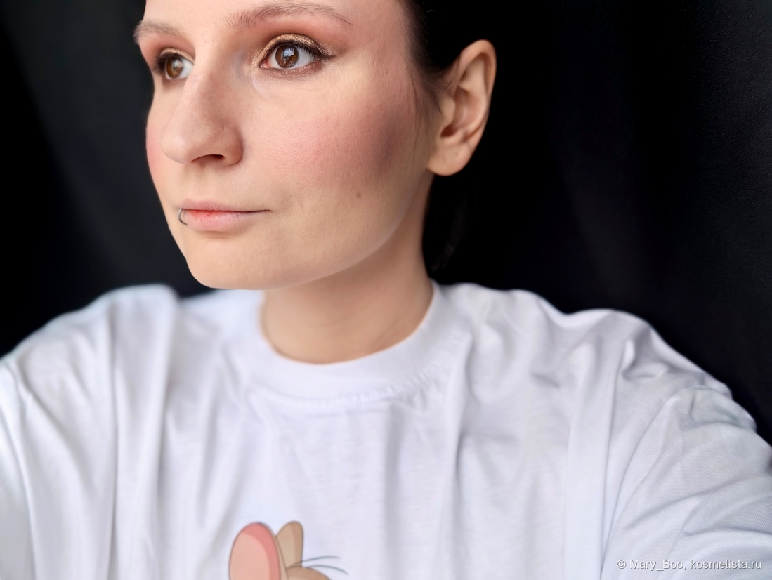 Дневной свет у окна, фото с румянами.