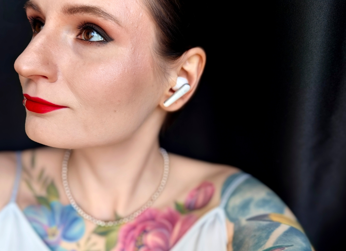 Фото стороны, на которую хайлайтер наносила с помощью бьютиблендера