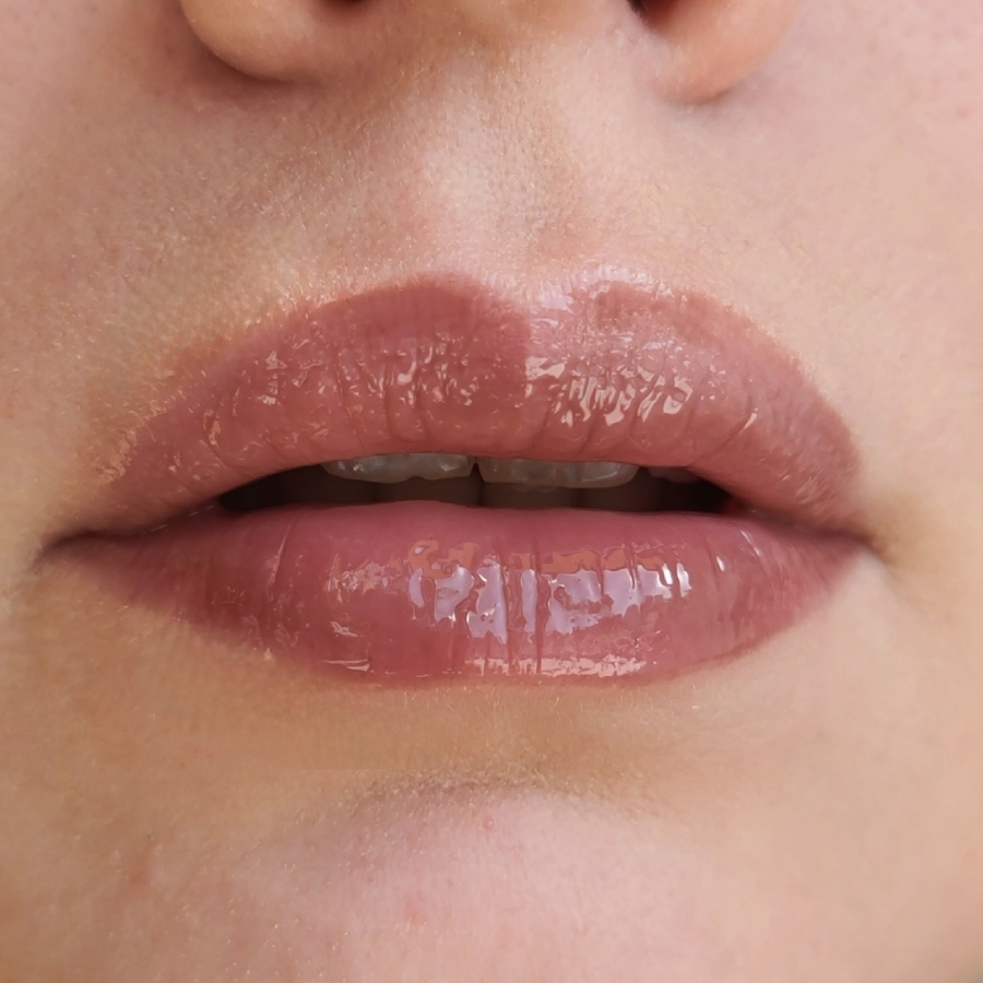 При естественном освещении